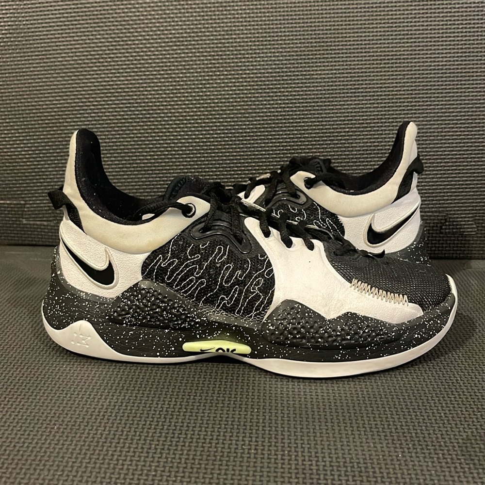 Nike PG 5 black white